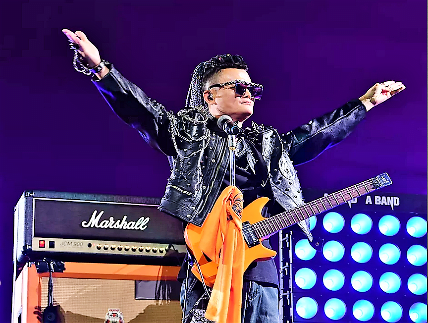 Alibaba co-founder Jack Ma Steps down with the rock  show
