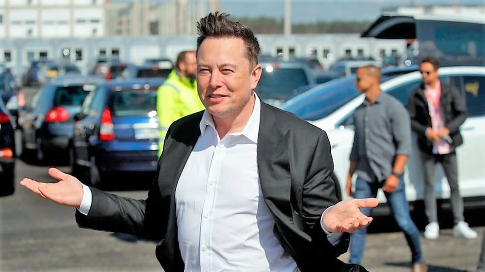 Elon Musk says Apple's boss snubbed takeover deal