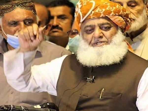 Molana Fazal ur Rehman, the participant of the PDM will addressed from Lahore Minar-e-Pakistan
