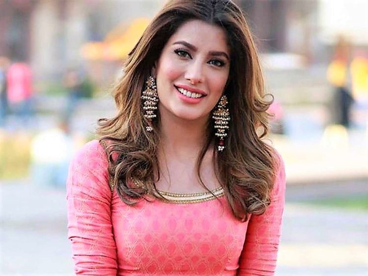 Pakistani actress Mehwish Hayat on why she blasted Bollywood and Lollywood