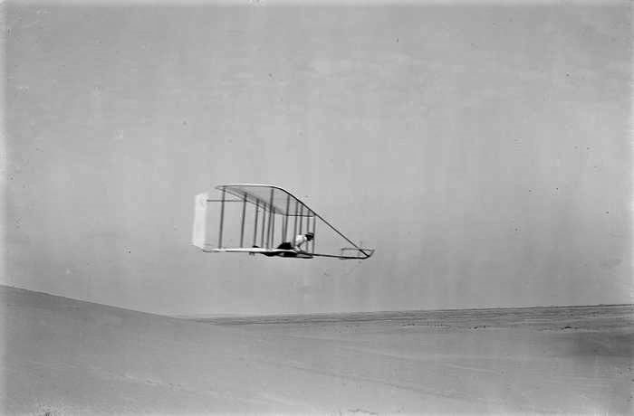 Side view level flight Wilbur Wright Kitty October 10 1902